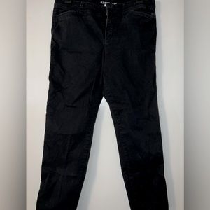 Old navy black pant size 6